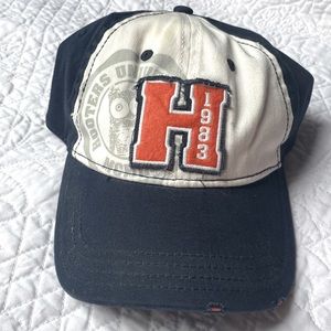 Hooters 🦉Ball Cap